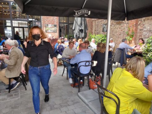 2021-05-09 00:00:00 - Moederdag in bubbels op terras