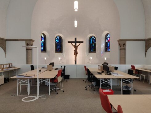 2021-06-06 00:00:00 - Vroeger een kerk, nu een architectenbureau