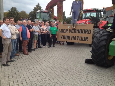 2021-09-14 00:00:00 - Landbouwers protesteren tegen Landschapspark in Westhoek