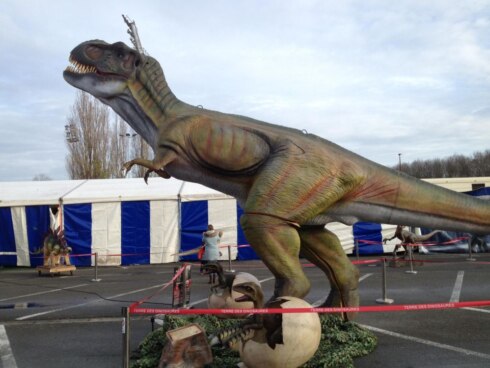 2021-12-11 00:00:00 - Expo in Harelbeke wekt T-Rex terug tot leven