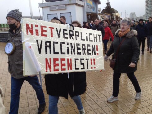 2021-12-19 00:00:00 - 500-tal betogers voor coronavrijheid in Oostende