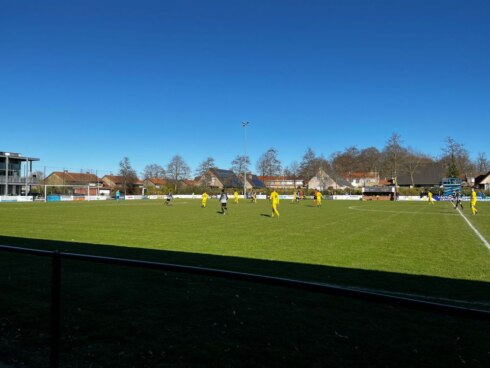 2022-02-27 00:00:00 - Zwevezele laat drie punten en leidersplaats liggen