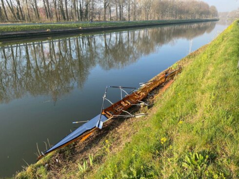 2022-03-24 00:00:00 - Vier roeiers komen in aanvaring met binnenschip: drama vermeden