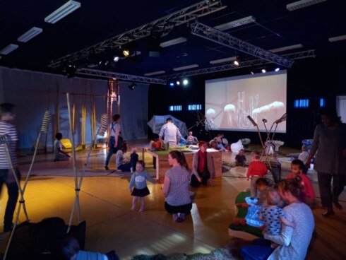 2022-04-14 00:00:00 - Voorstelling Labotanik prikkelt nieuwsgierigheid op jonge leeftijd