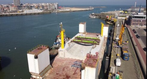 2022-04-16 00:00:00 - Oostende verwelkomt bijzonder transport: drempel voor stormvloedkering