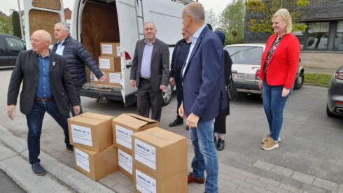 2022-04-29 00:00:00 - Moslimgemeenschap in Meulebeke deelt voedselpakketten uit