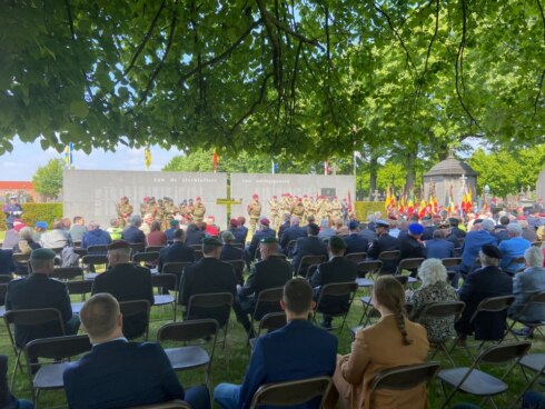 2022-05-06 00:00:00 - Gesneuvelde Kortrijkse parachutisten in Tweede Wereldoorlog herdacht