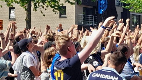 2022-05-15 00:00:00 - Dolle taferelen op titelfeest bij Jan Breydel