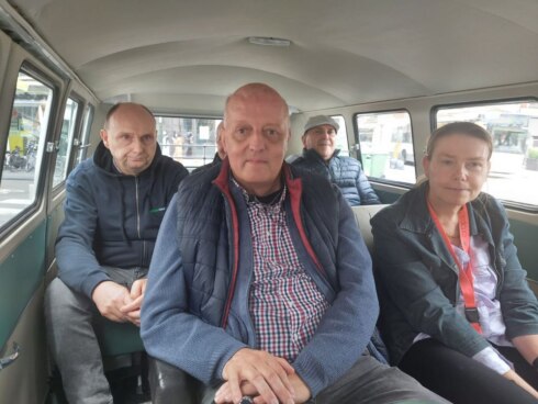2022-06-08 00:00:00 - Bewoners van WZC gaan terug in de tijd met oldtimers