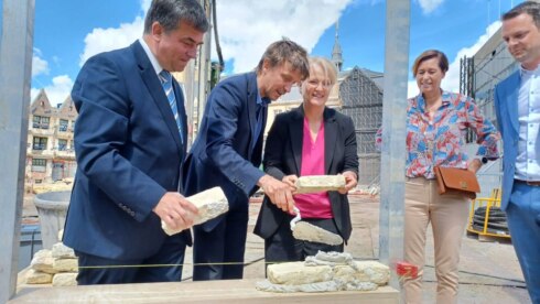 2022-06-13 00:00:00 - Eerste steen voor nieuwe stadhuis van Roeselare