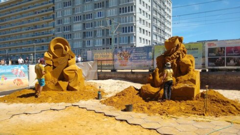 2022-07-17 00:00:00 - Strand Middelkerke ontvangt EK zandsculpturen