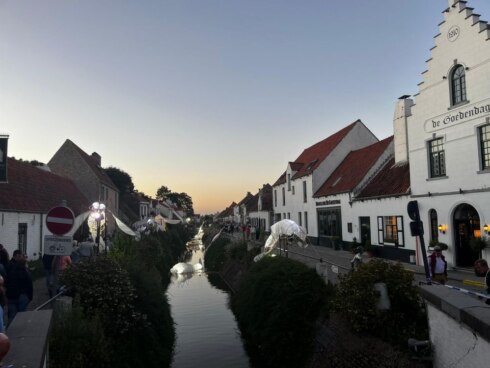 2022-08-21 00:00:00 - Lichtfeest lokt 10.000 mensen naar Lissewege