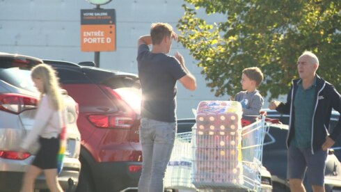 2022-09-11 00:00:00 - "We besparen 50 euro op volle kar als we net over de grens gaan winkelen"