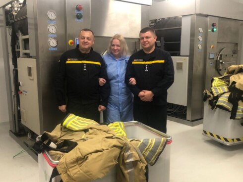 2022-11-02 00:00:00 - Oekraïense brandweermannen in Tielt: "nieuwe middelen zoeken die ons kunnen helpen tijdens werk in oorlogsgebied"