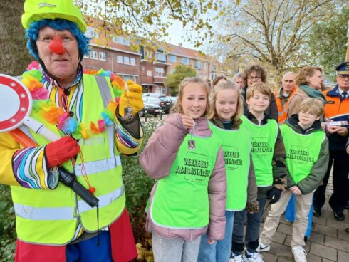 2022-11-16 00:00:00 - Hoffelijke bestuurders worden in de bloemetjes gezet