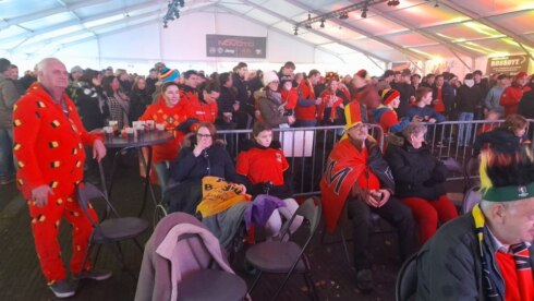 2022-11-27 00:00:00 - Supporters in Ingelmunster zien de Rode Duivels verliezen