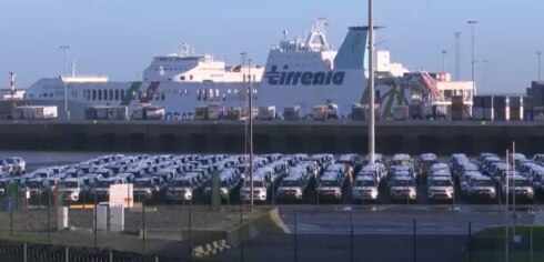2023-01-19 00:00:00 - "800.000 Chinese elektrische wagens via haven Zeebrugge naar Europa"
