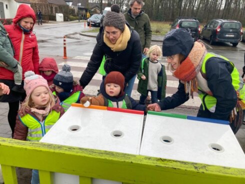 2023-03-07 00:00:00 - Campagne rond veiliger verkeer aan schoolpoort Brugge