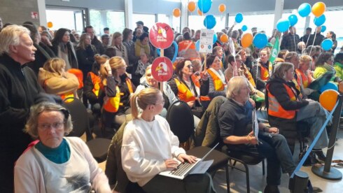 2023-04-28 00:00:00 - Ongezien massaal protest tegen onderwijsdossier op gemeenteraad Knokke-Heist
