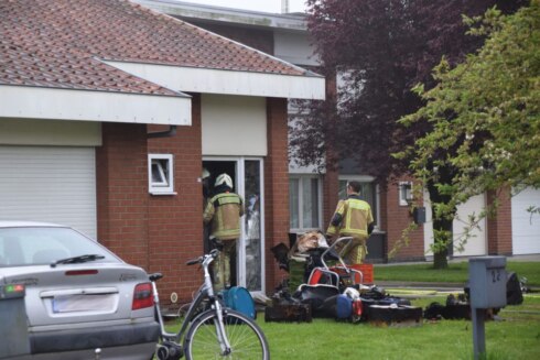 2023-05-15 00:00:00 - Veel schade na felle brand in Diksmuide, mogelijk brandstichting