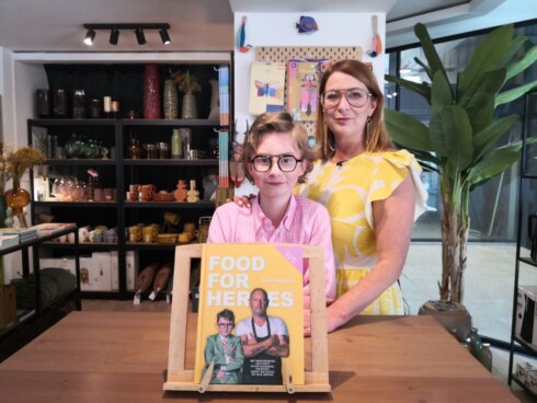 2023-05-25 00:00:00 - Max (12) schrijft kookboek voor lotgenoten met Prader Willi
