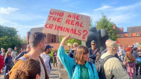 2023-06-07 00:00:00 - 'Pure intimidatie': Proces na Greenpeace-actie in Zeebrugge lokt protest uit