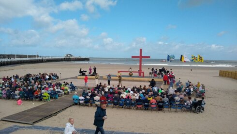 2023-07-16 00:00:00 - Grote belangstelling voor zeezegening in Blankenberge