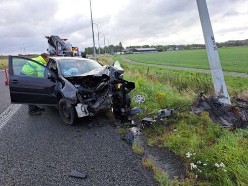 2023-08-01 00:00:00 - Bestuurder gewond bij ongeval op afrit snelweg in Ramskapelle