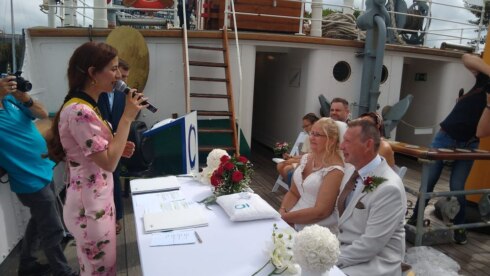 2023-08-11 00:00:00 - Petra en Danny stappen in het huwelijksbootje op Mercator