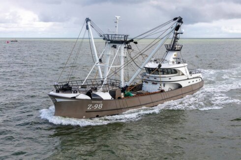 2021-08-14 00:00:00 - Nieuw visservaartuig Windroos Z.98 gedoopt