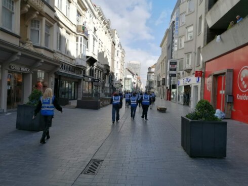 2020-05-11 00:00:00 - Circulatieplannen, stewards en telsystemen maken winkelen in Oostende mogelijk