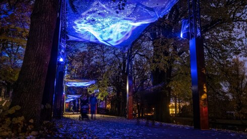 2021-11-23 00:00:00 - Gouverneur wil CST op Wintergloed in Brugge, stad weigert