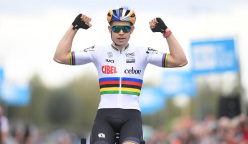 2018-10-18 00:00:00 - Wout van Aert wint Kermiscross in Ardooie