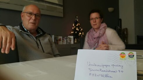2019-12-20 00:00:00 - Kaartje met postzegel trager dan kaartje met kiwi-zegels
