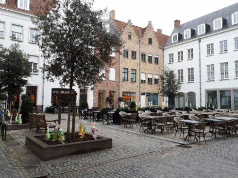 2020-05-26 00:00:00 - Pleinen Zilverpand Brugge in nieuw jasje