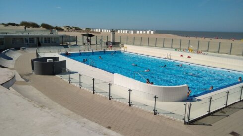 2021-09-08 00:00:00 - Veel mensen zoeken verfrissing aan zee (en aan fonteintjes)