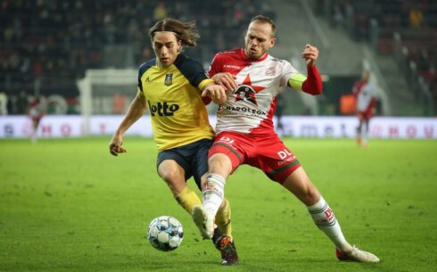 2021-12-16 00:00:00 - Zulte Waregem verliest thuis van leider Union
