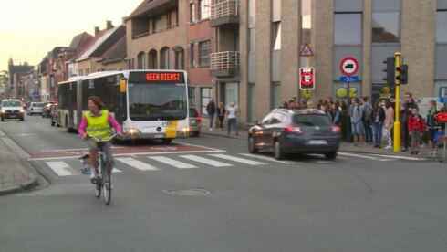 2016-09-26 00:00:00 - Tielt bant zwaar verkeer uit centrum
