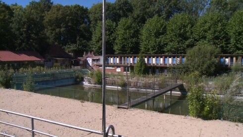 2021-10-10 00:00:00 - 2 West-Vlaamse monumenten niet langer beschermd