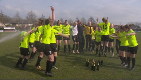 2019-04-07 00:00:00 - Zwevezeelse voetbaldames kampioen!