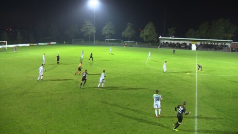 2019-11-17 00:00:00 - Zwevezele wint na flauwe partij van Merelbeke