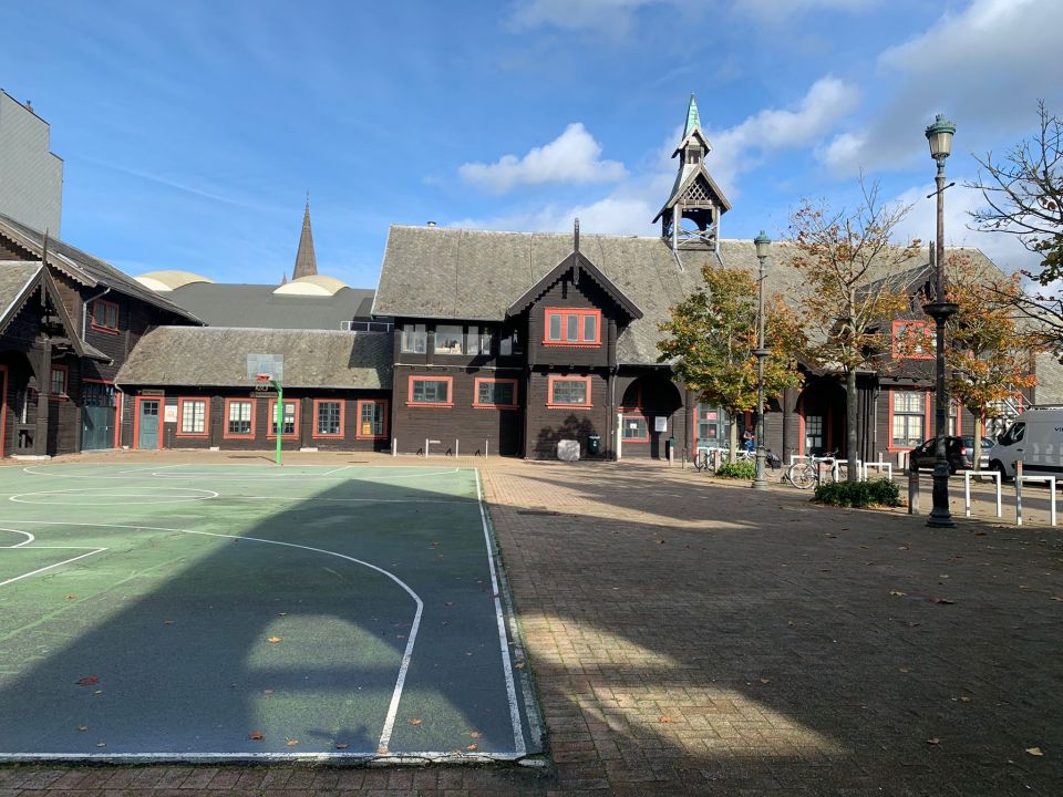 2021-10-26 00:00:00 - Bijna 100 monumenten wachten (al lang) op erfgoedpremies - koninklijke_stallingen.jpg