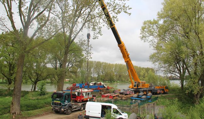 2018-04-25 00:00:00 - Voorbereidende werken baggering Dikkebusvijver - kraan_8.jpg