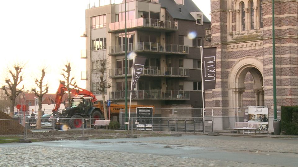 2018-02-01 00:00:00 - Heraanleg de Coninckplein begonnen - plein1.jpg