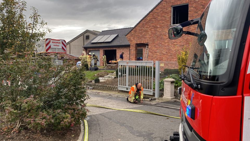 2022-10-24 00:00:00 - Uitslaande brand in Langemark-Poelkapelle snel onder controle - whatsapp_image_2022-10-24_at_5.00.24_pm.jpeg