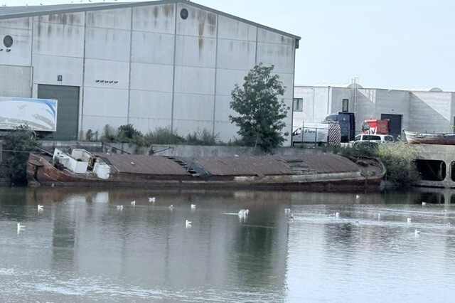 Schip nijverheidskaai02